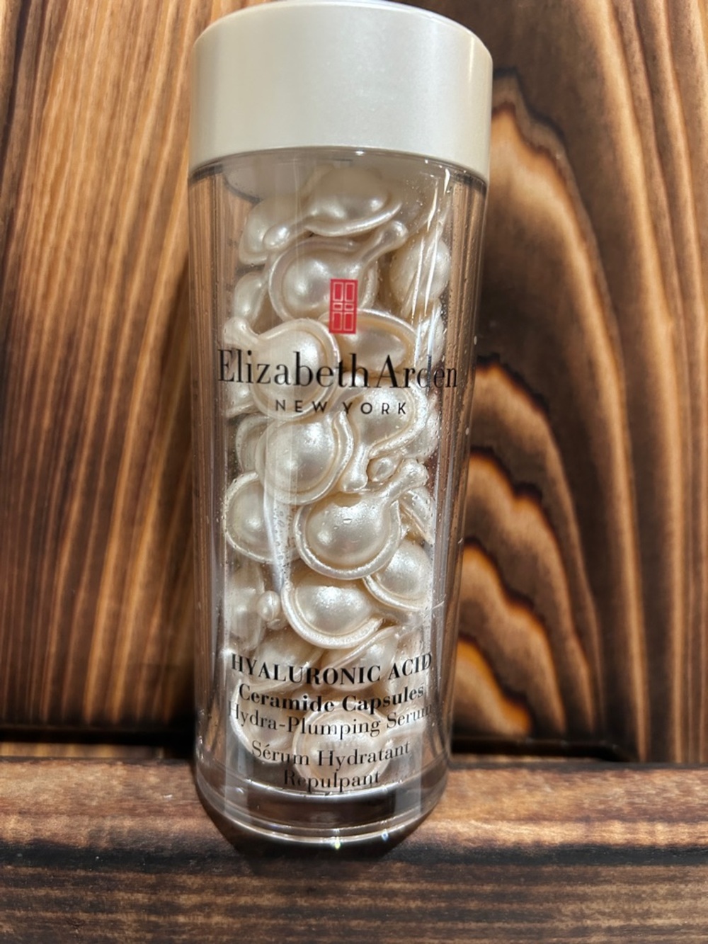 Elizabeth Arden Pearl Champagne Skincare Capsules - Ivory Shimmer New in box!